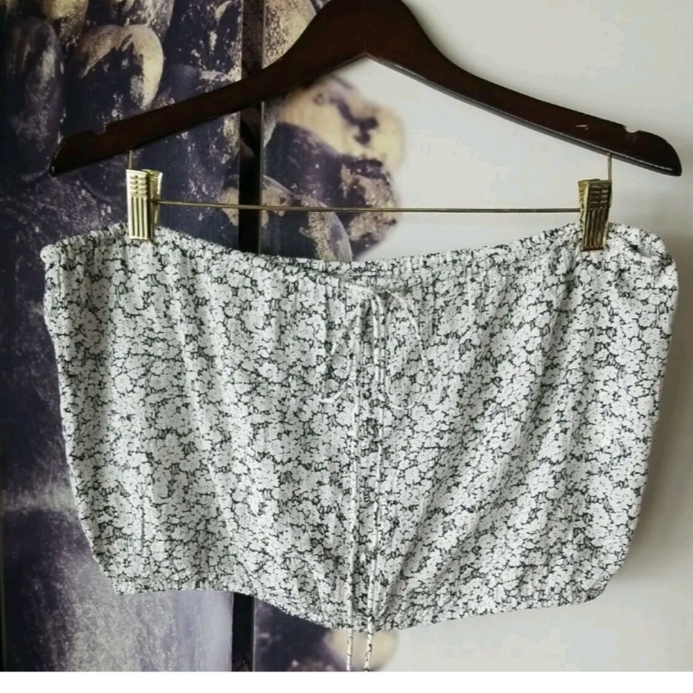 VOLCOM Womens White Black Floral Print Tie Neck Sleeveless Halter Crop Top XL